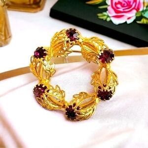 Vintage Brooch Gold Tone Wreath Purple Crystal Brooch Amethyst Pin Brooch Jewelr